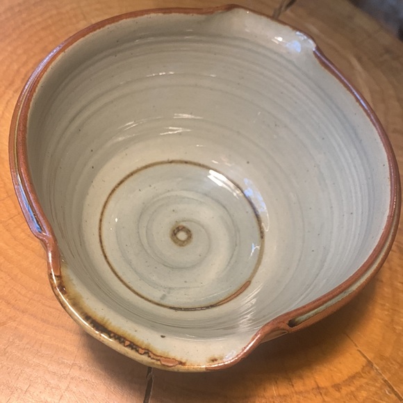 Paul Vorstermans Signed Pottery Bowl /The Mad River Pottery , Creemore ONT - Picture 4 of 4